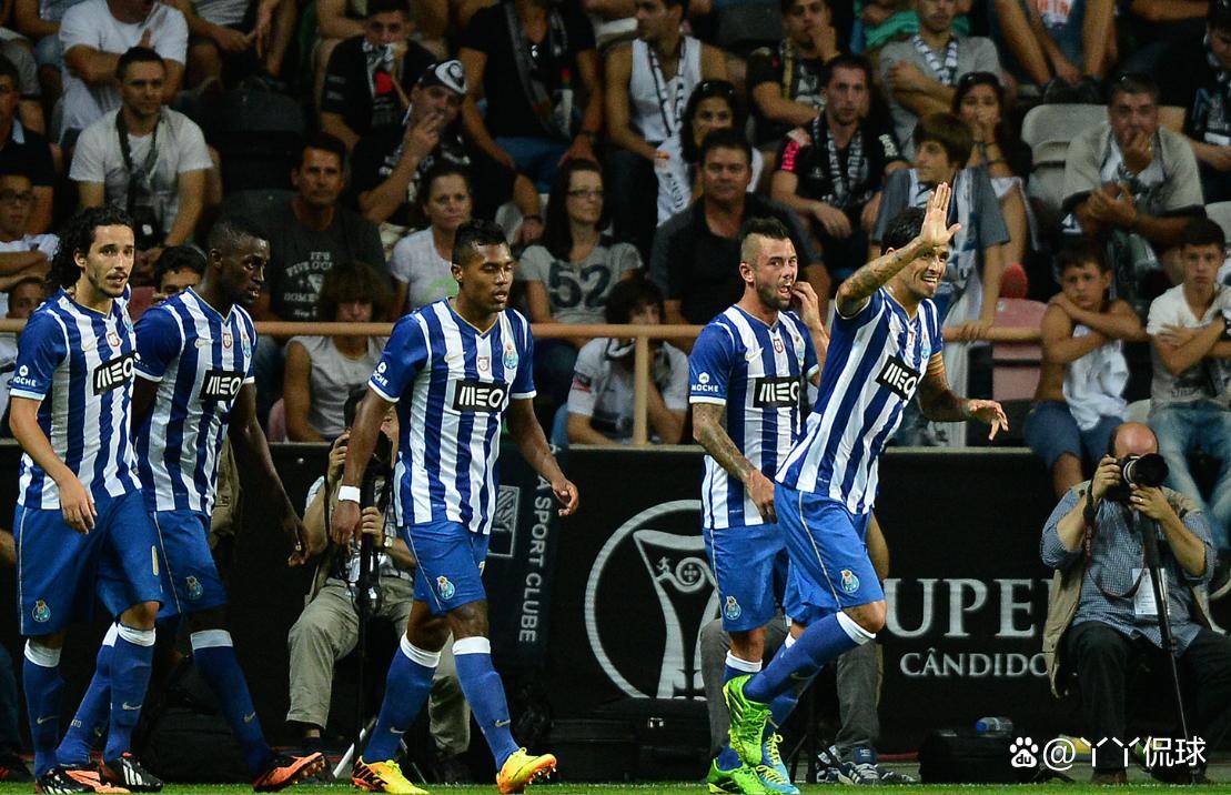 关于赛后波尔图备战葡超，调整名单细节曝光，媒体盛赞，年轻球员得到机会的信息