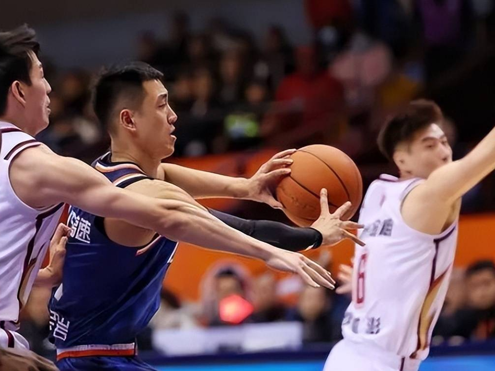 山东男篮围绕英超完成体检关键时刻西汉姆备战足总杯，转折点迈阿密热火更衣室发声瞬间刷屏的简单介绍